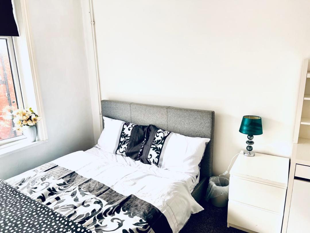 Private Room Close To Leeds University And City Centre Zewnętrze zdjęcie