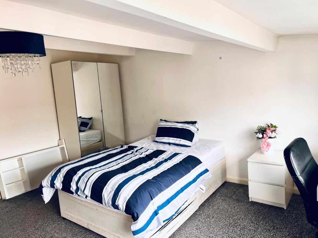 Private Room Close To Leeds University And City Centre Zewnętrze zdjęcie